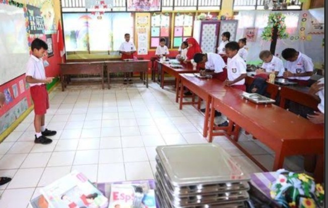 Ilsutrasi pembagian MBG di salah satu Sekolah Dasar di Sorong. [Instagram]